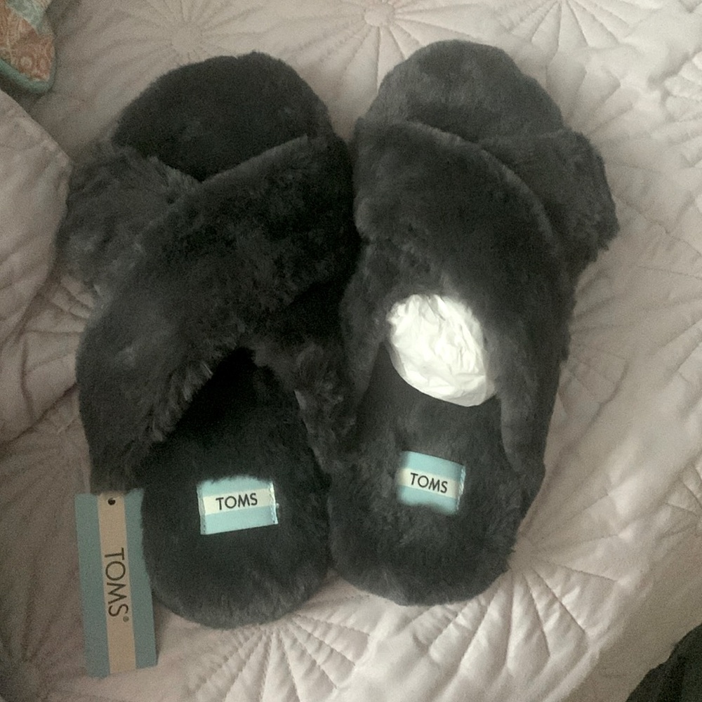 TOMS forged iron faux fur slipper